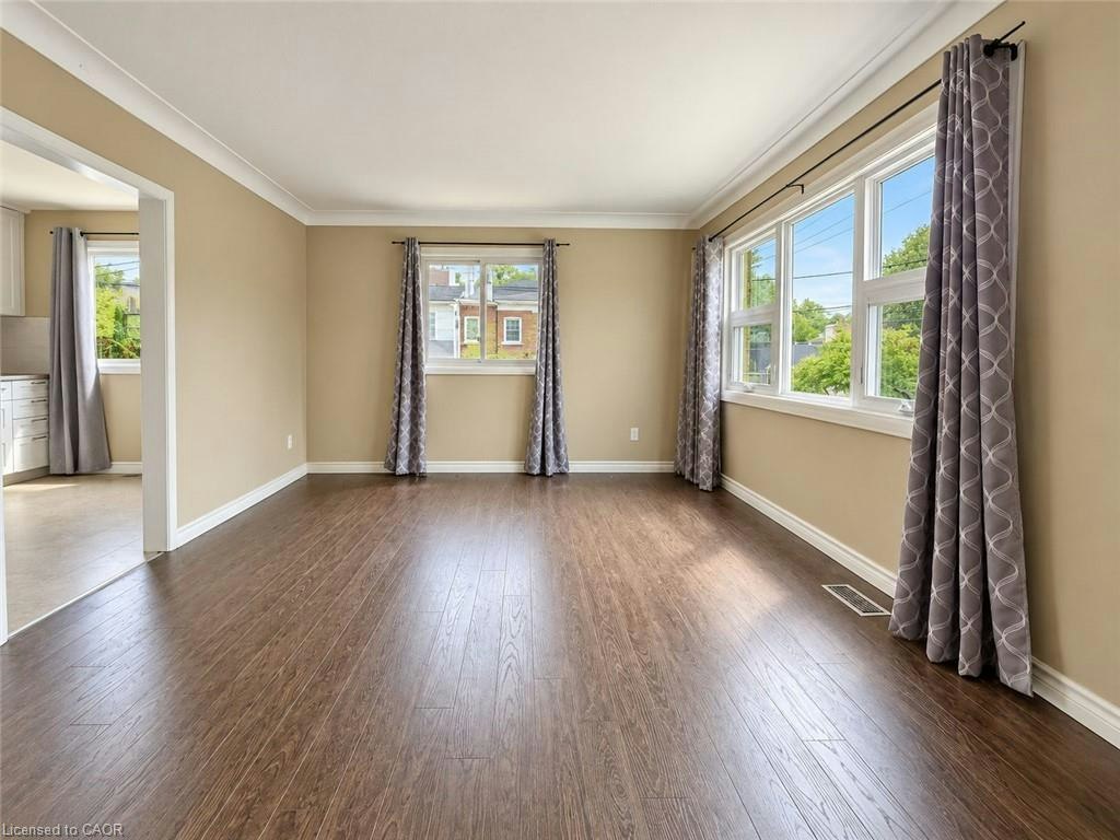 UPPER-16 Stanley Street, North Dumfries, ON, N0B 1E0