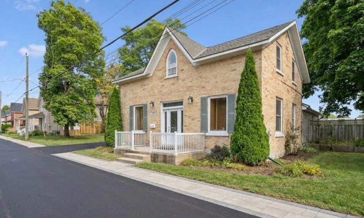344 Queen Street W