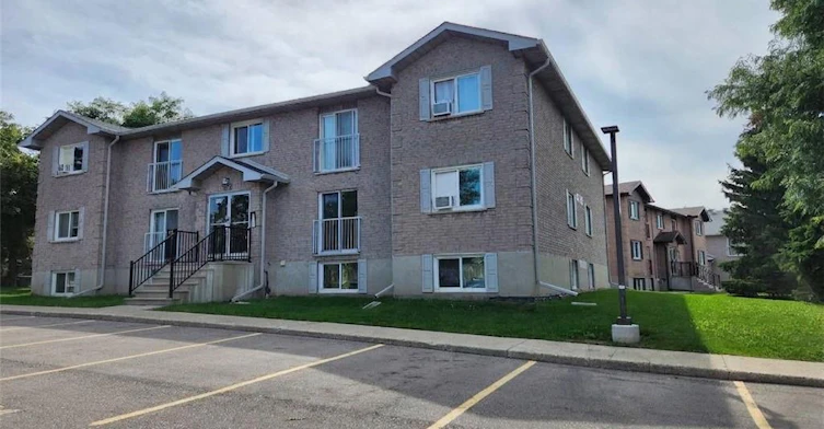 6-329 Northlake Drive, Waterloo, ON, N2V 1Z1
