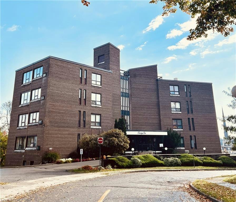 2 S-26 Wentworth Avenue, Cambridge, ON, N1S 1G6