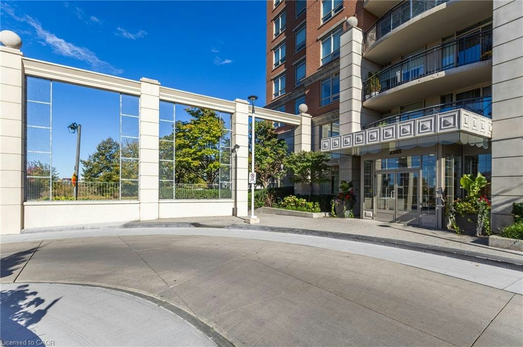206-2365 Central Park Drive, Oakville, ON, L6H 0C7 4