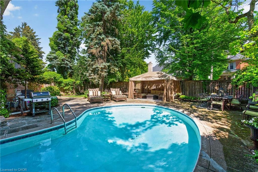 74 Oak Knoll Drive, Hamilton, ON, L8S 4C4 - 2