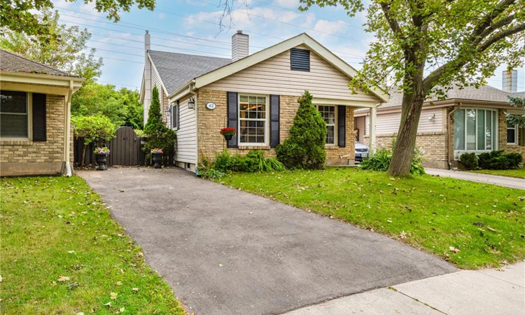 42 Macteith Court
