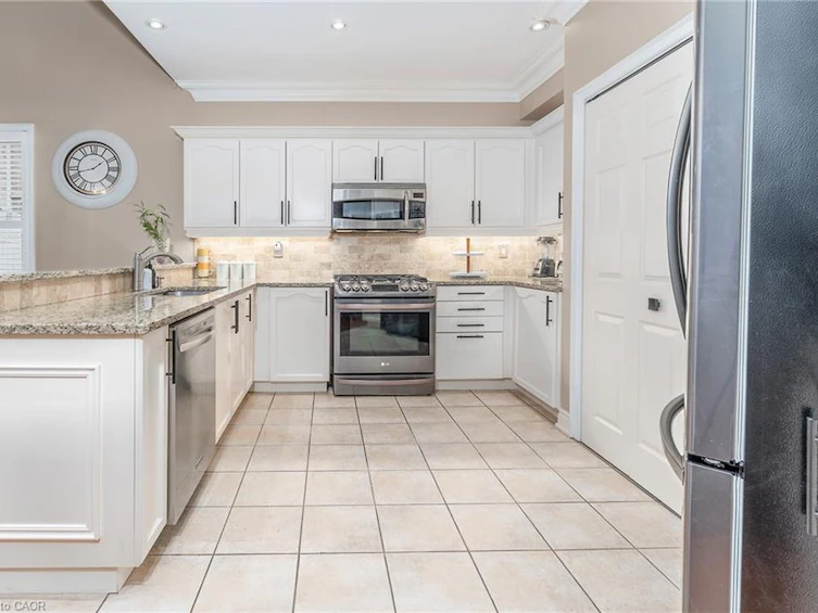 151 Moore Crescent, Hamilton, ON, L9G 4Z9 - 7