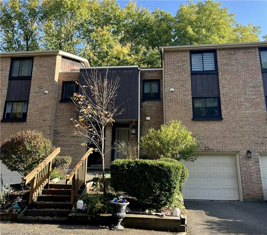 23-220 Salisbury Avenue, Cambridge, ON, N1S 1K5