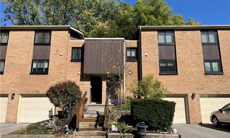 23-220 Salisbury Avenue