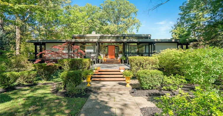 15 Wood Dale Drive, St. Catharines, ON, L2T 1Y9