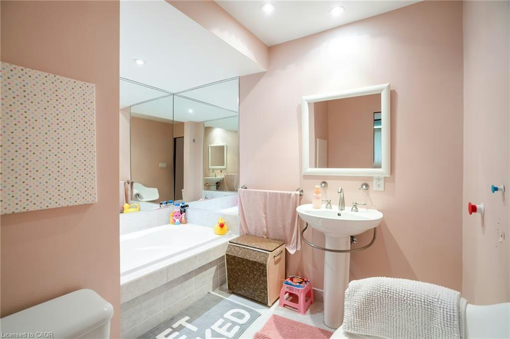 15 Wood Dale Drive, St. Catharines, ON, L2T 1Y9 - 27