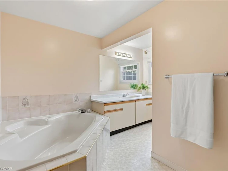 158 Rushdale Drive, Hamilton, ON, L8W 2Z3 - 32