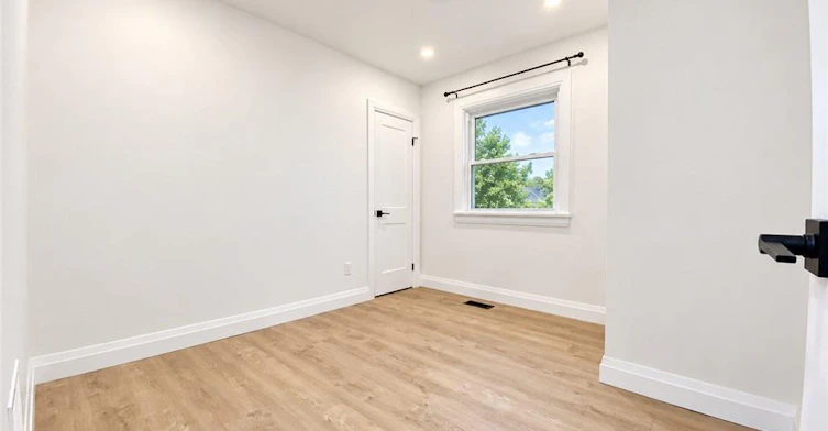 Upper-24 Sandalwood Avenue, Hamilton, ON, L8T 2E3 - 7