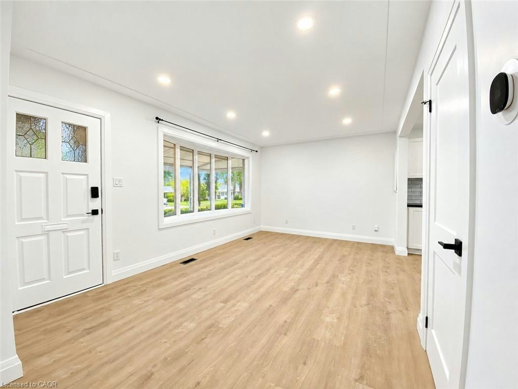 Upper-24 Sandalwood Avenue, Hamilton, ON, L8T 2E3 - 3