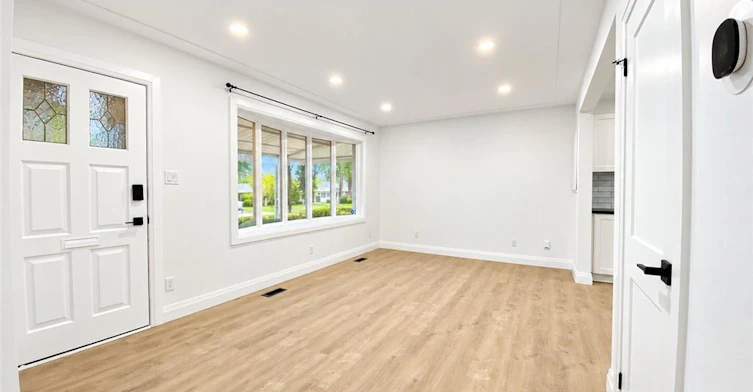 Upper-24 Sandalwood Avenue, Hamilton, ON, L8T 2E3 - 3