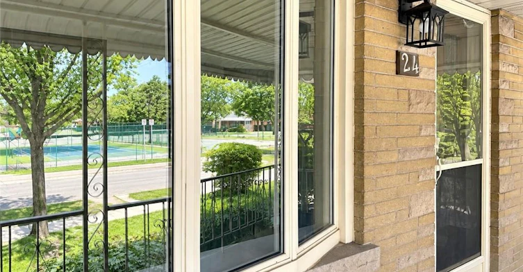 Upper-24 Sandalwood Avenue, Hamilton, ON, L8T 2E3 - 2