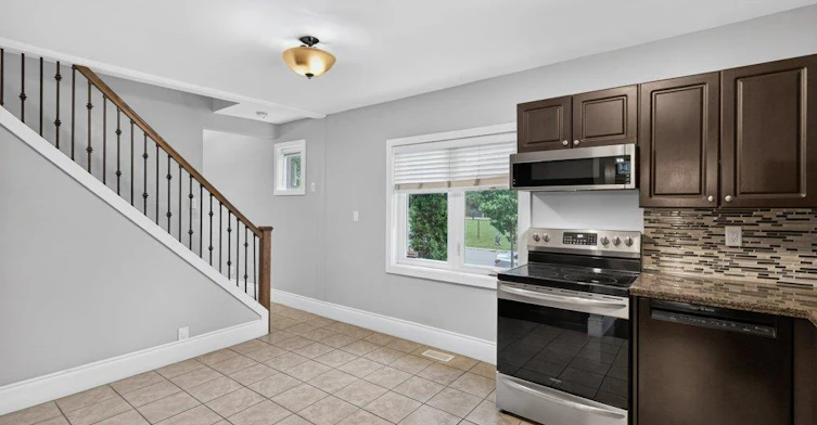 50 Wexford Avenue S, Hamilton, ON, L8K 2N6 - 9