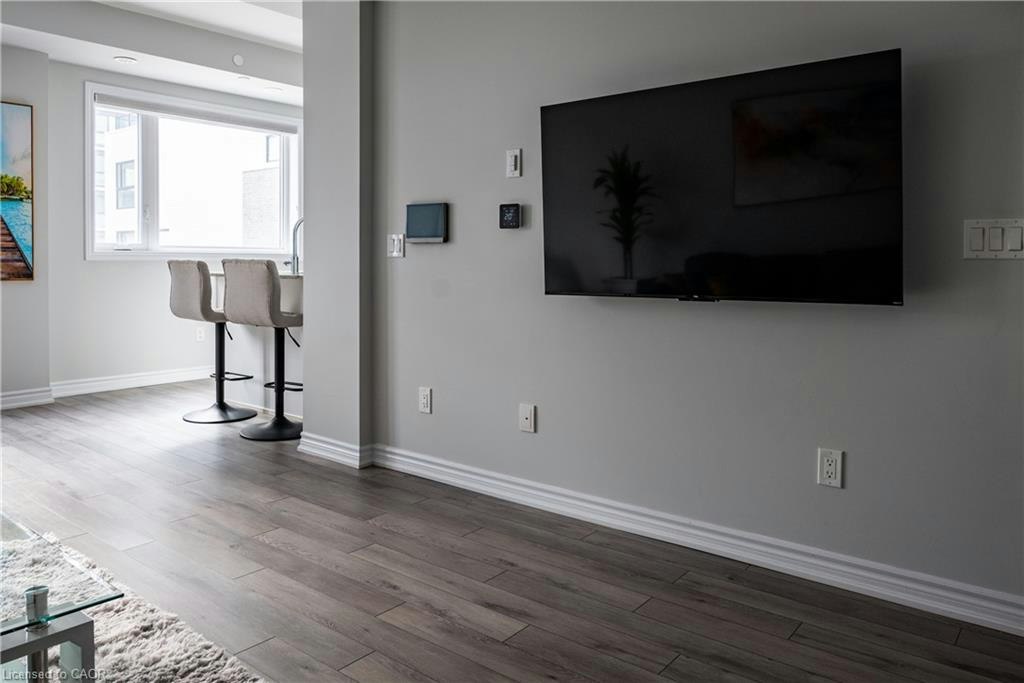 331-349 Wheat Boom Drive, Oakville, ON, L6H 7X5 - 7