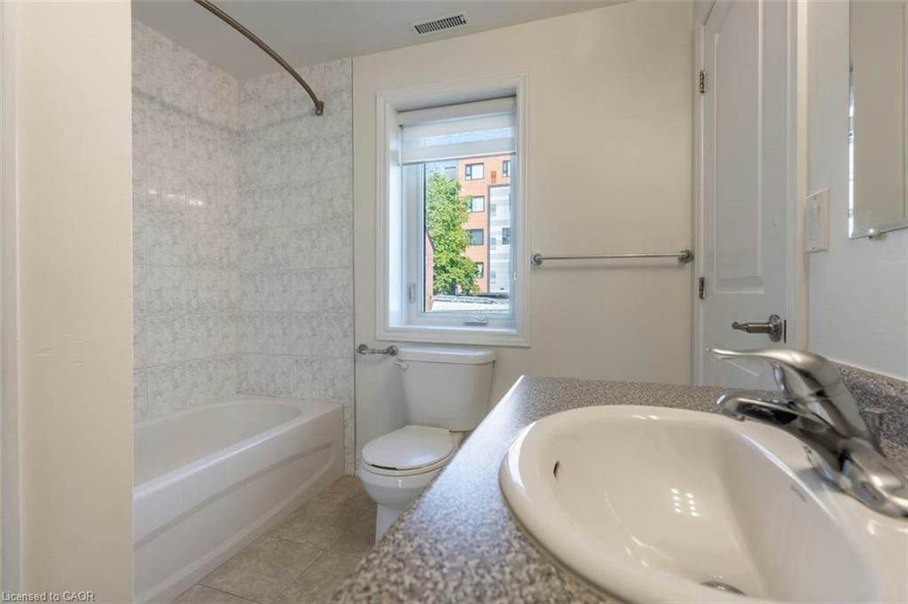 201-174 Bronte Street S, Milton, ON, L9T 1Y8 - 9