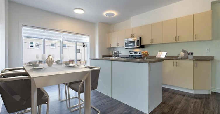 201-174 Bronte Street S, Milton, ON, L9T 1Y8