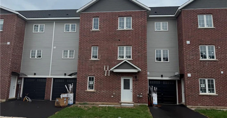 (Main)-107 Highriver Trail, Welland, ON, L3C 0H6
