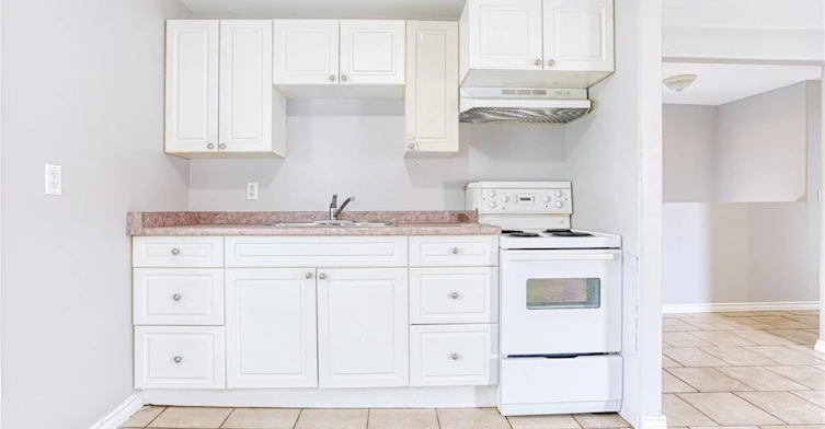 Upper-206 Church Street, St. Catharines, ON, L2R 3E9 - 5