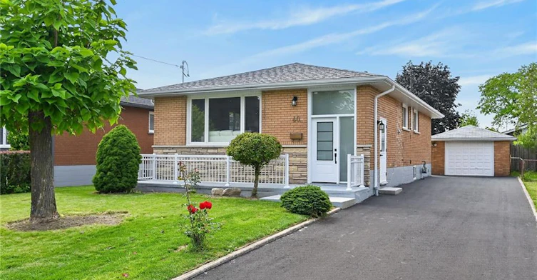Upper-40 Purdy Crescent, Hamilton, ON, L9A 3B3