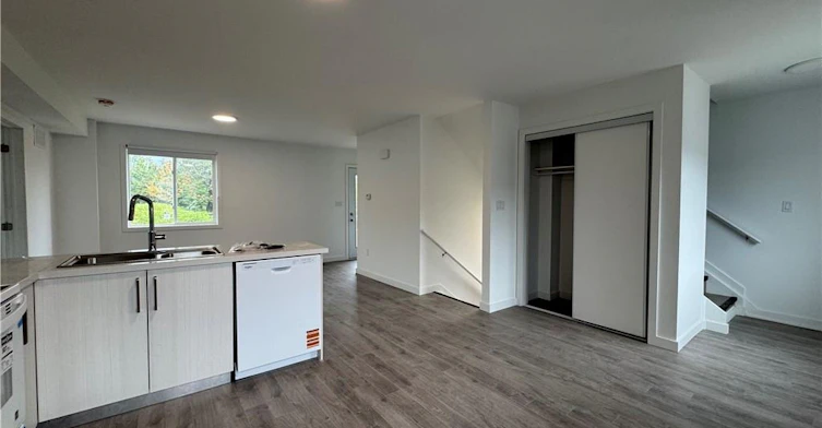 (Main)-99 Highriver Trail, Welland, ON, L3C 0H6 - 7