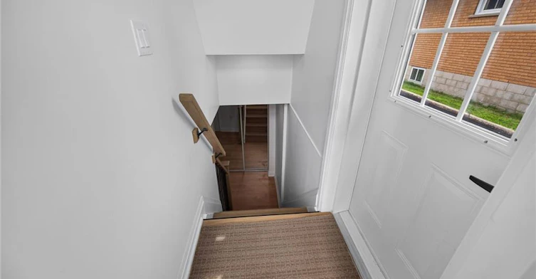 Lower-40 Purdy Crescent, Hamilton, ON, L9A 3B3 - 4