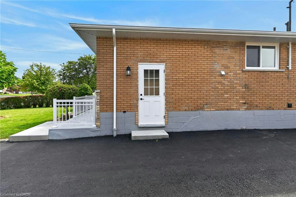 Lower-40 Purdy Crescent, Hamilton, ON, L9A 3B3 - 3
