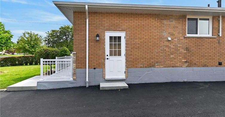Lower-40 Purdy Crescent, Hamilton, ON, L9A 3B3 - 3