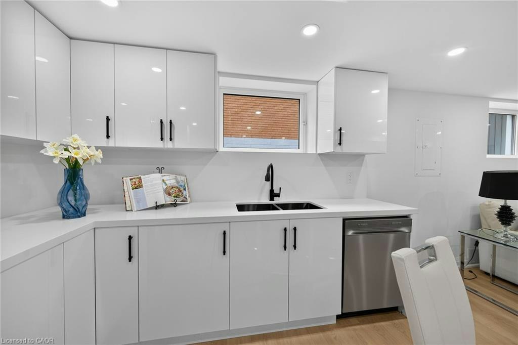 Lower-40 Purdy Crescent, Hamilton, ON, L9A 3B3 - 14