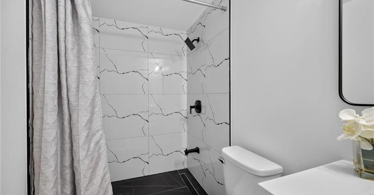 Lower-40 Purdy Crescent, Hamilton, ON, L9A 3B3 - 20