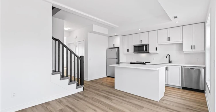 36-70 Kenesky Drive, Hamilton, ON, L8B 2A9 - 12