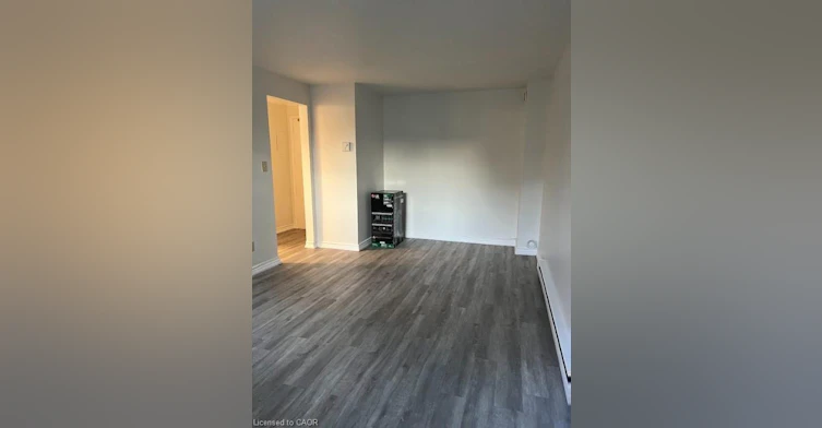 2-3 Robinson Street N, Grimsby, ON, L3M 3C8 - 8
