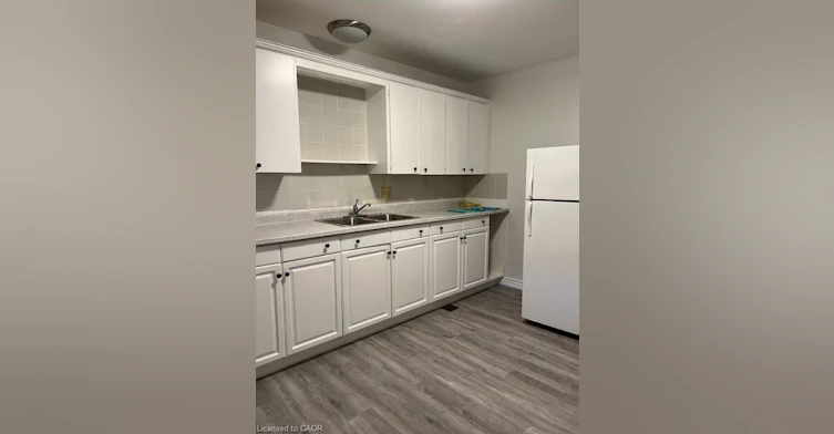 2-3 Robinson Street N, Grimsby, ON, L3M 3C8 - 2