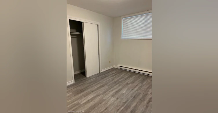 2-3 Robinson Street N, Grimsby, ON, L3M 3C8 - 5