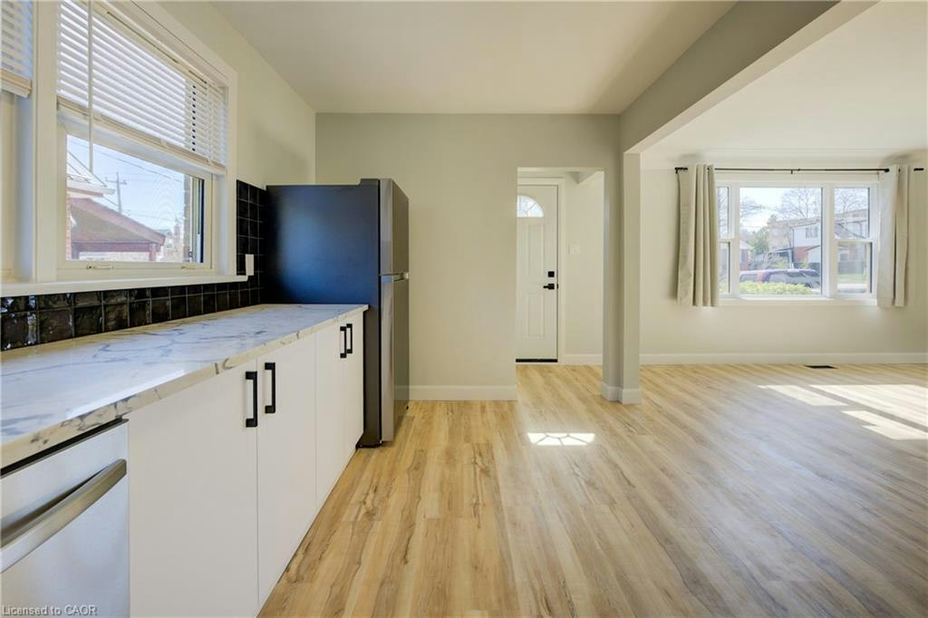 Main-320 Highland Road E, Kitchener, ON, N2M 3W4 - 11