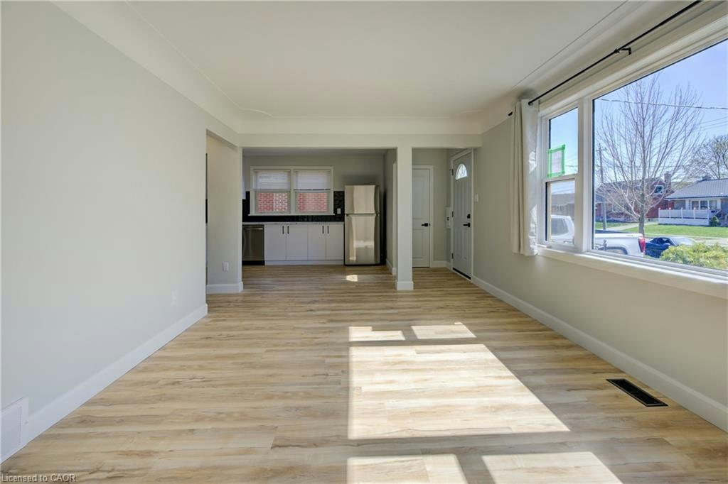 Main-320 Highland Road E, Kitchener, ON, N2M 3W4 - 4
