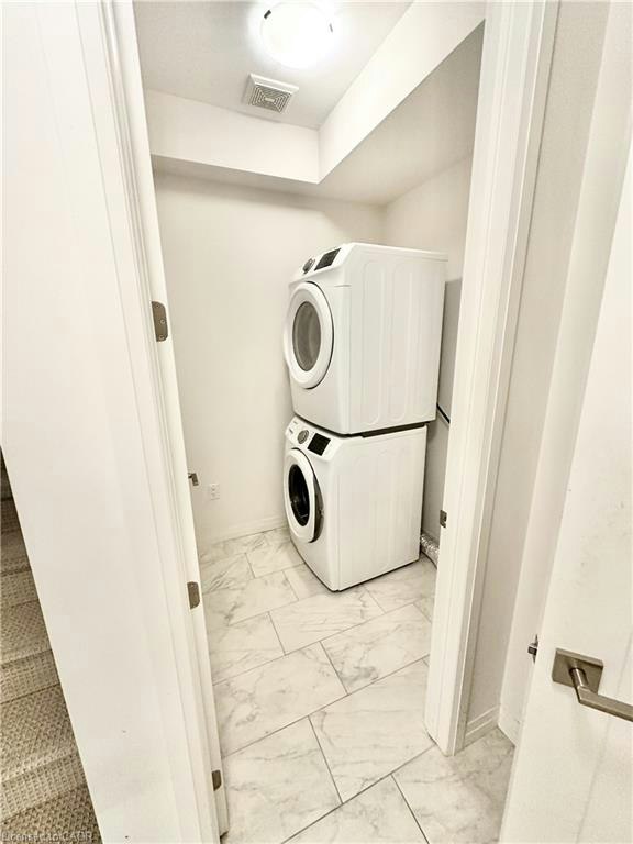 16 Ritchie Lane, Hamilton, ON, L9G 3K9 - 2