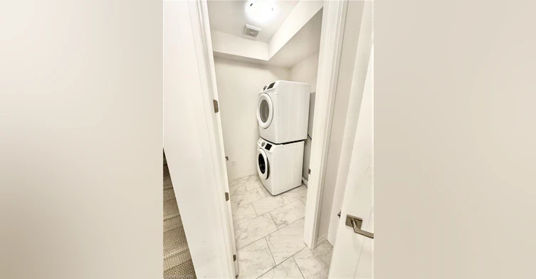 16 Ritchie Lane, Hamilton, ON, L9G 3K9 - 2