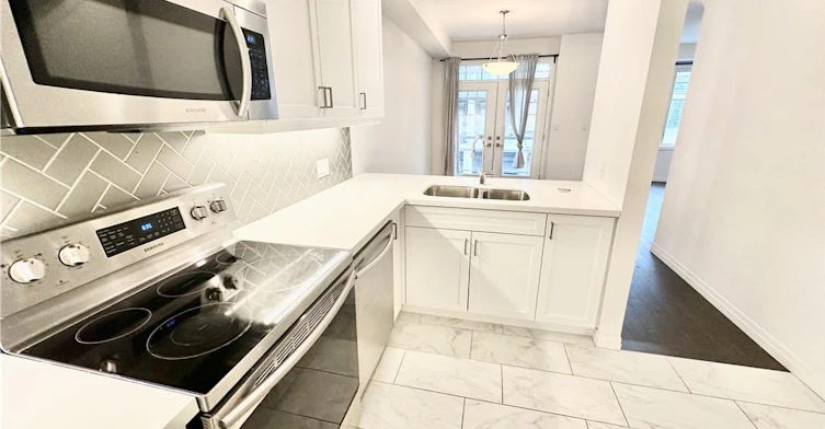 16 Ritchie Lane, Hamilton, ON, L9G 3K9 - 8