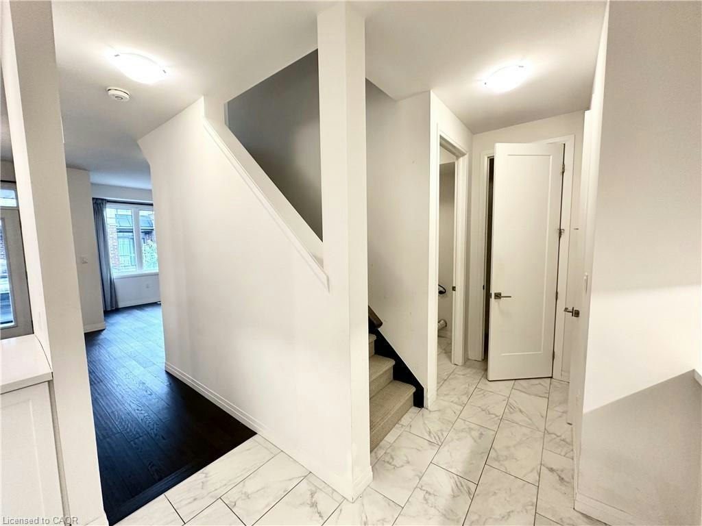 16 Ritchie Lane, Hamilton, ON, L9G 3K9