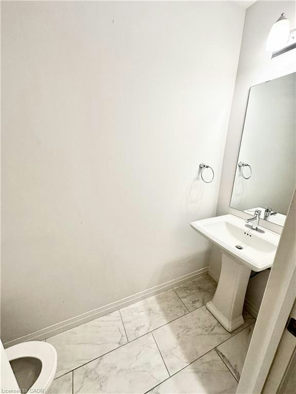16 Ritchie Lane, Hamilton, ON, L9G 3K9 - 3