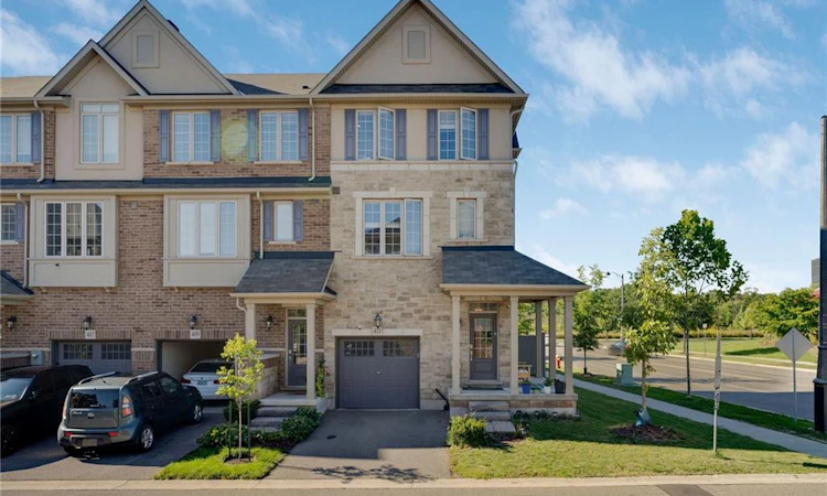 411 Hardwick Common