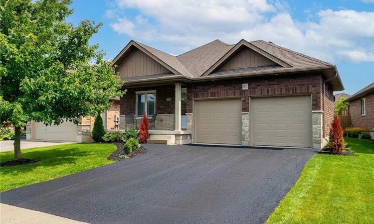80 Willowdale Crescent