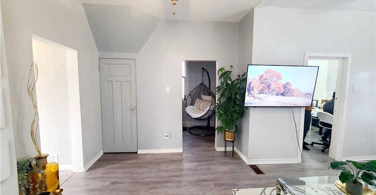 40 Whitfield Avenue, Hamilton, ON, L8L 4B6 - 4