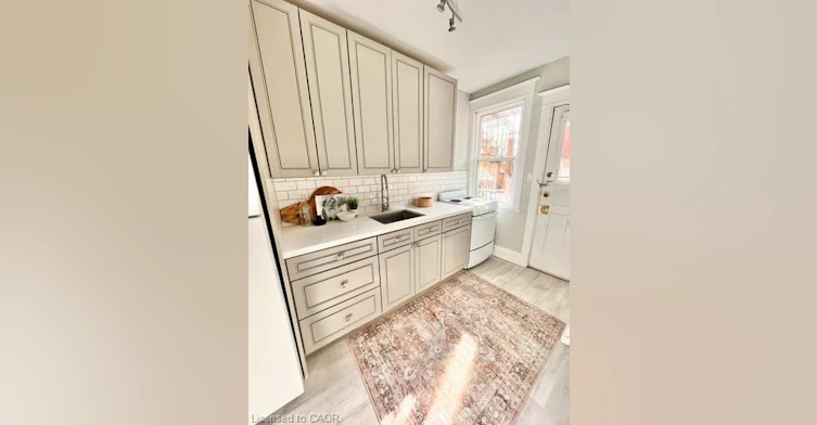 4-229 Hess Street S, Hamilton, ON, L8P 3P3 - 3