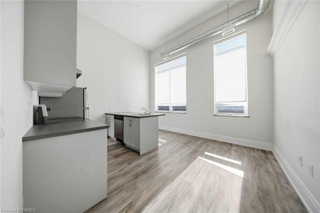 303-11 Queen Street, Brantford, ON, N3T 3B1 - 3
