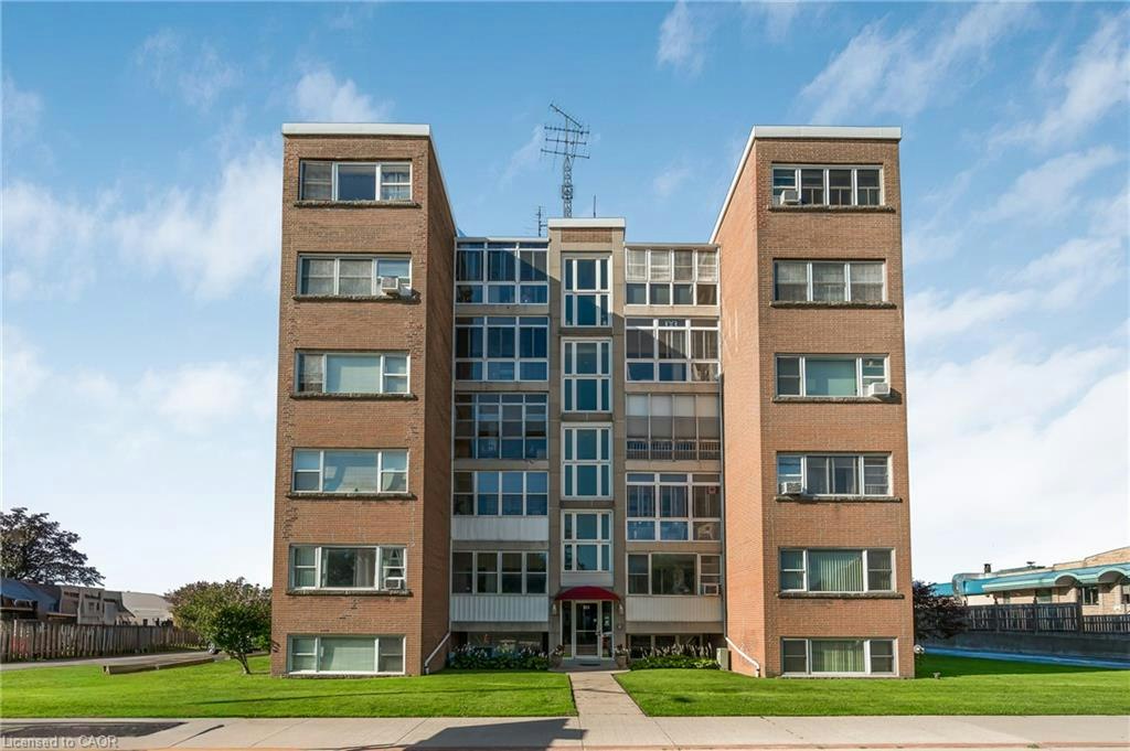 9-824 Brant Street, Burlington, ON, L7R 2J5