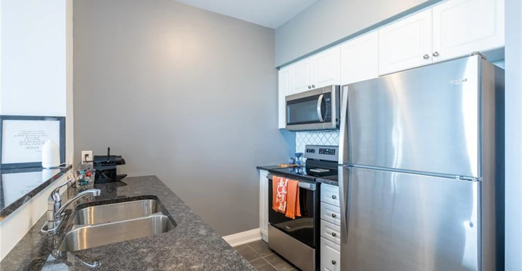 322-16 Concord Place, Grimsby, ON, L3M 0J1 - 12