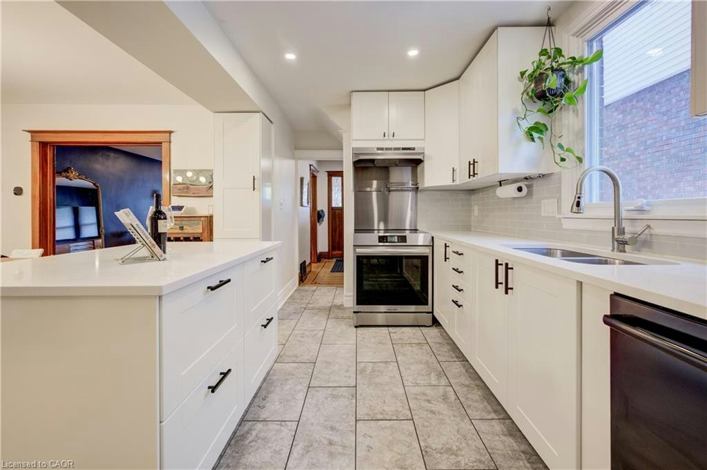 282 Province Street S, Hamilton, ON, L8K 2L7 - 14
