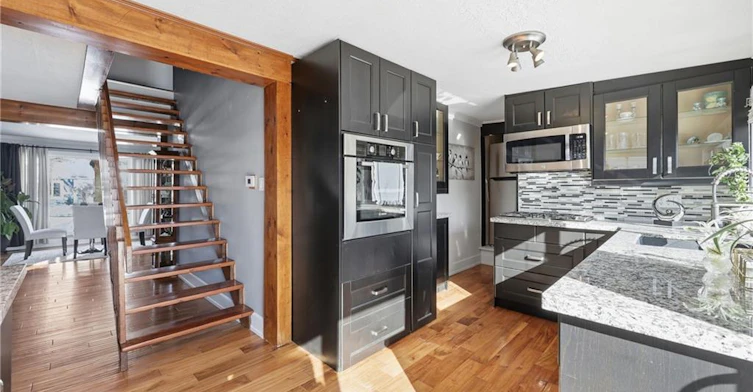 31 Hunter Street, Hamilton, ON, L9H 1E5 - 13